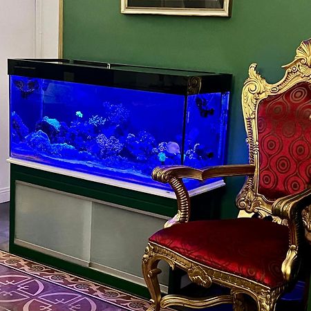 カターニア ドゥーカ ディ ウゼダ ラグジュアリー ＆ スタイル Bed & Breakfast エクステリア 写真